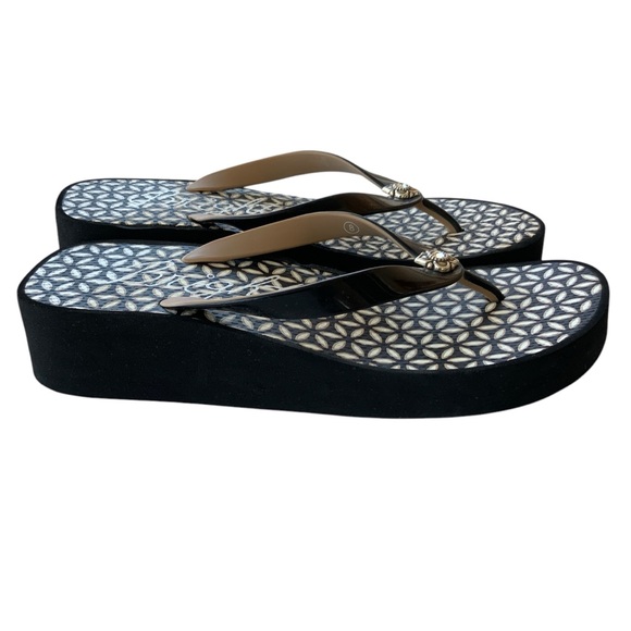 BRIGHTON Wedge Sandals Size 8 With Dust Bag Black Wedge Flip Flops Brand New - Picture 9 of 9